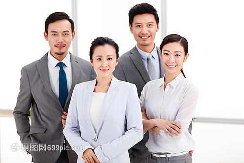 雙手緊握東方商務(wù)團(tuán)隊(duì) 專業(yè)套裝服務(wù)，助力企業(yè)騰飛